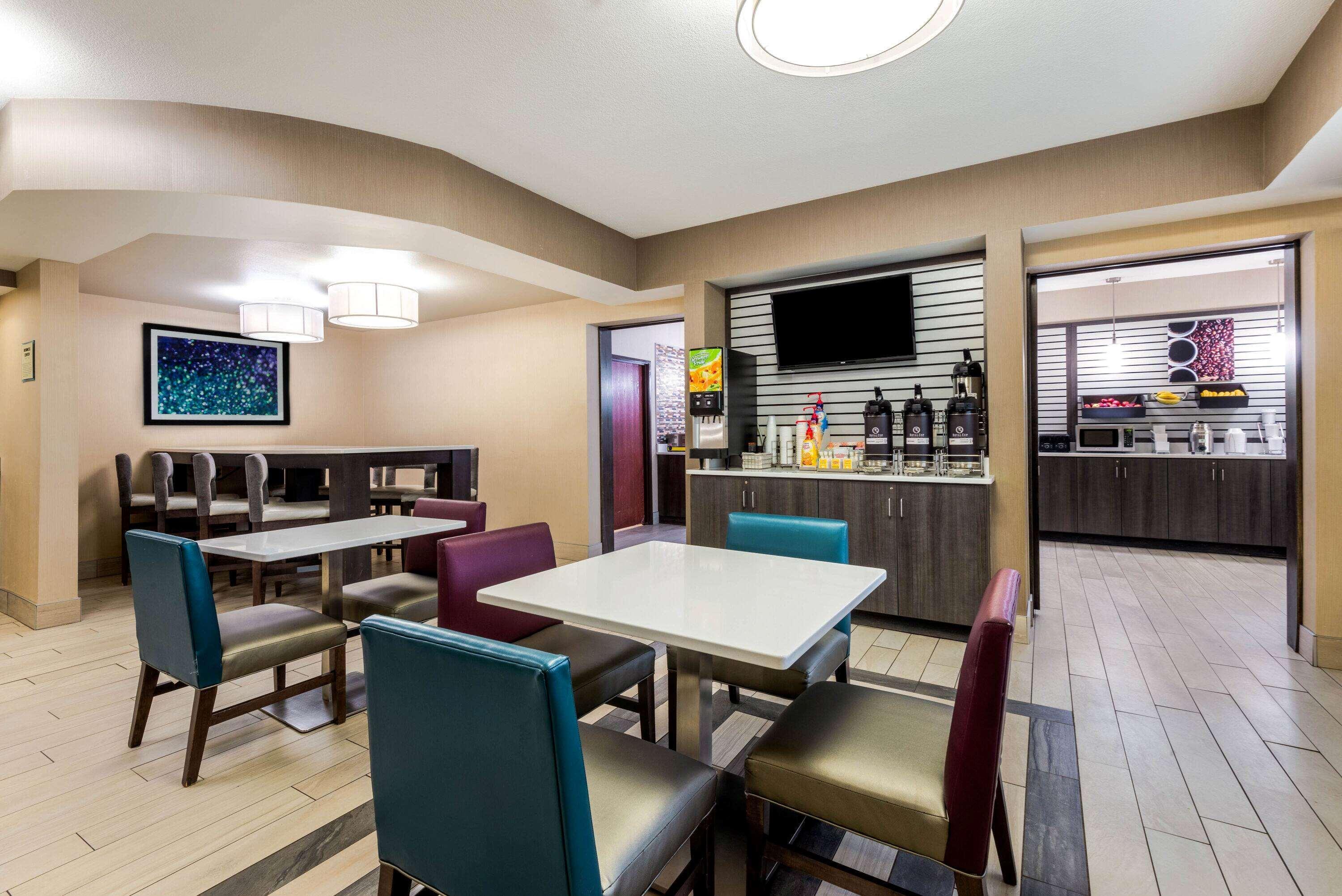 La Quinta By Wyndham Hotel
