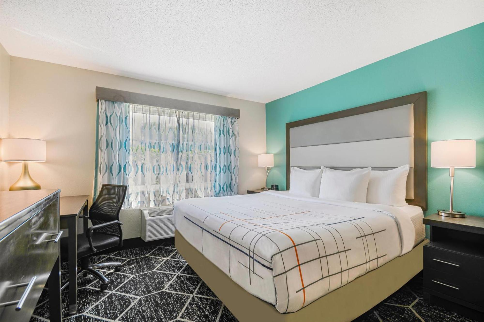 La Quinta By Wyndham Hotel